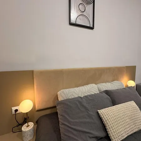 Cozy Place דירה וארנה